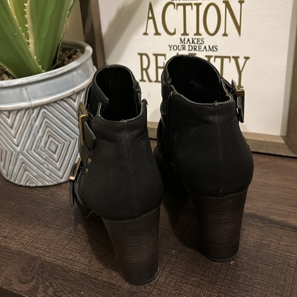 Fergalicious Heels - Picture 3 of 4